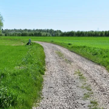 Gm. Kamieńsk: trwa utwardzanie dróg gruntowych