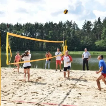 Boisko do siatkówki na Wymysłówku 