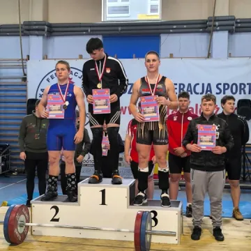 Herosi z Radomska z medalami w Dobryszycach