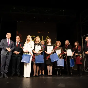 Dyrektor DPS w Radziechowicach otrzymała wyróżnienie w konursie