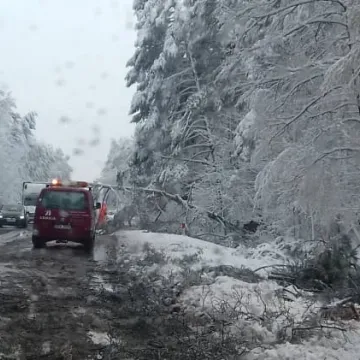 Zima powróciła. Miasto bez prądu i wody 