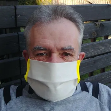 Stowarzyszenie „Koniczynka” sprzedaje maseczki. Żeby przetrwać…