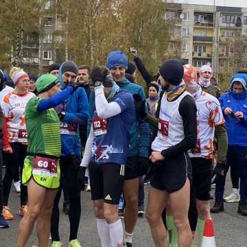 [WIDEO] Pobiegli, by uczcić Niepodległą. Za nami Radomszczański Bieg Niepodległości