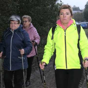 Spacery Nordic Walking zintegrowały mieszkańców południowo-zachodniej części gminy Radomsko