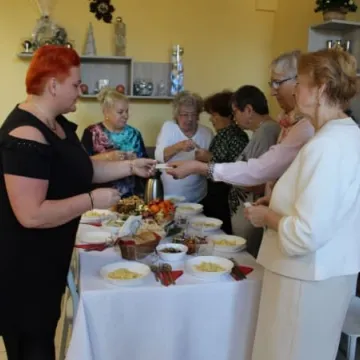 Wigilijne wieczerze seniorów z Radomska