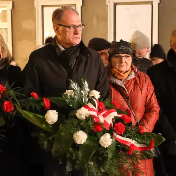 W Radomsku upamiętniono 41. rocznicę wprowadzenia stanu wojennego