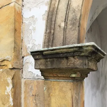 Straty po burzy w klasztorze w Wielgomłynach