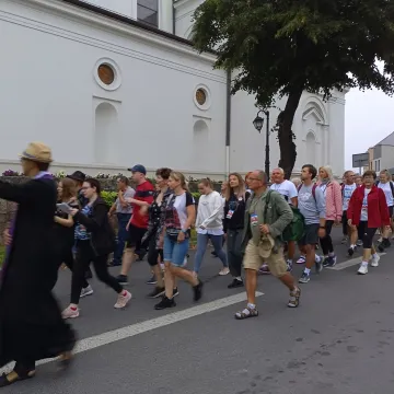 Pielgrzymi z Radomska wyruszyli na Jasną Górę