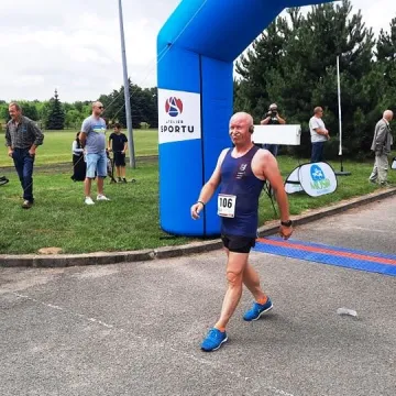 Ponad setka biegaczy stanęła na starcie biegu ulicznego w Radomsku