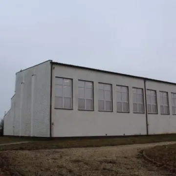 Będzie nowy parkiet w sali