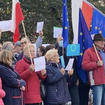 Prounijna manifestacja w Radomsku: „Zostajemy”, „Zostajemy”!