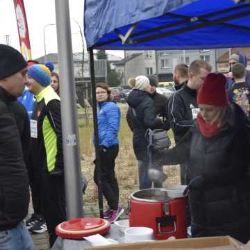 [WIDEO] Glinianki parkRUN w Radomsku. Bieg dla zdrowia i WOŚP 2025