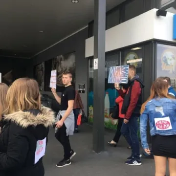 Uliczny happening uczniów Mechanika