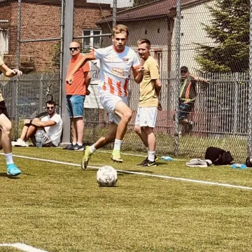 Huragan Wiśniówka zdobywa pierwszy punkt