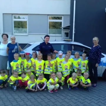 Policjanci uczą zasad bezpieczeństwa