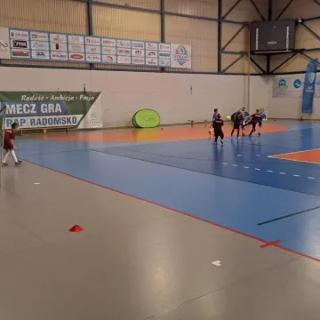 „Mikołajki” świętowano na boisku