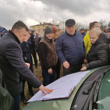 Powraca temat bloków komunalnych przy ulicy Pana Tadeusza w Radomsku. Mieszkańcy spotkali się z radnymi i prezydentem