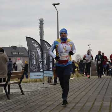 [WIDEO] Glinianki parkRUN w Radomsku. Bieg dla zdrowia i WOŚP 2025