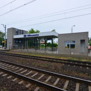 Nowe dworce w Gorzkowicach i Wilkoszewicach otwarte dla podróżnych