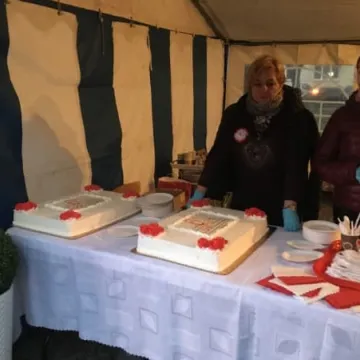 Tort i koncert na Święto Niepodległości