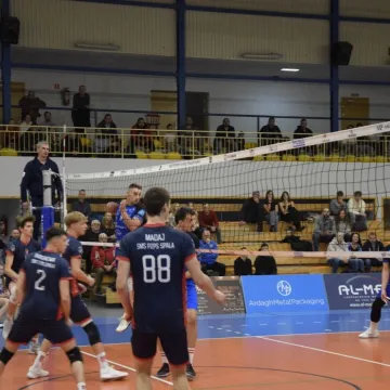 Trzy sety, trzy punkty. METPRIM Volley Radomsko zwycięża z SMS PZPS Spała III