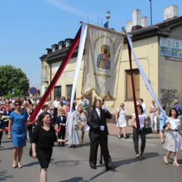 Procesje przemierzyły ulice