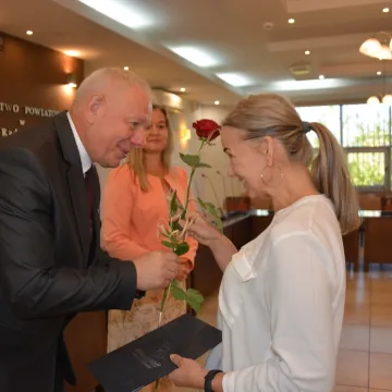 Nowi nauczyciele mianowani w powiatowych szkołach