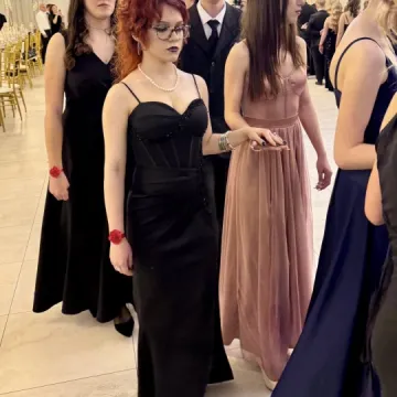 Odliczanie do matury rozpoczęło się eleganckim balem w LO Przedborzu