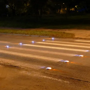 Piotrków Tryb.: aktywne przejścia chronią pieszych