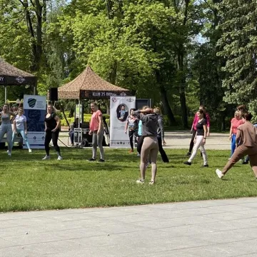 Żołnierze uczą w Radomsku kobiety podstaw samoobrony