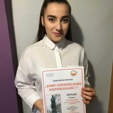 Uczennica II LO wygrała konkurs o niepodległości