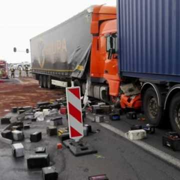 Zderzenie trzech ciężarówek na DK1