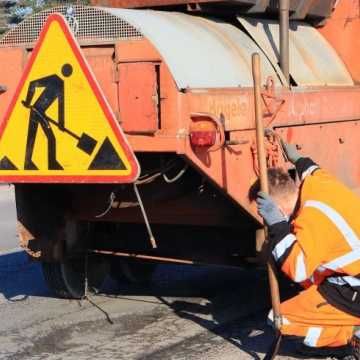 Pow. radomszczański: na powiatowych drogach trwają pozimowe remonty