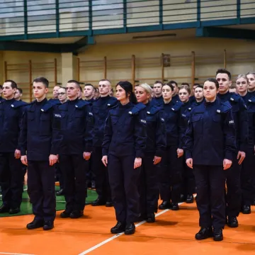 Ślubowanie nowych policjantów