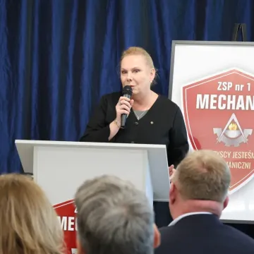 W ZSP nr 1 w Radomsku odsłonięto Dąb Pamięci