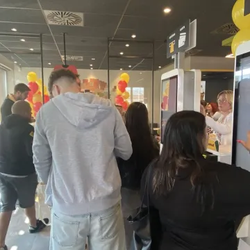 Tłumy na otwarciu McDonald’s w Radomsku