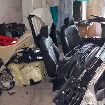 Grupa kradnąca luksusowe auta rozbita przez łódzkich policjantów