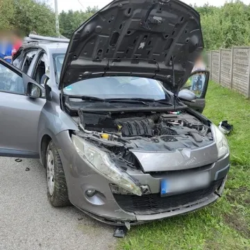 Wypadek w Kalinkach. Trzy osoby poszkodowane. Wezwano śmigłowiec LPR