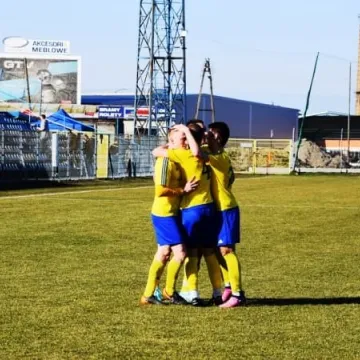 RKS rozgromił rezerwy Pelikana Łowicz 