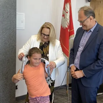 Energetyczne tornistry trafiły do pierwszoklasistów z Radomska