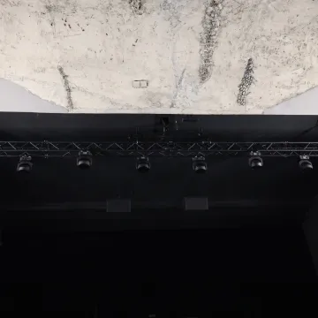 Remont sali widowiskowej MDK w Radomsku na finiszu. Pozostał montaż foteli...