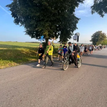 Wierni z Lgoty Wielkiej pielgrzymują na Jasną Górę