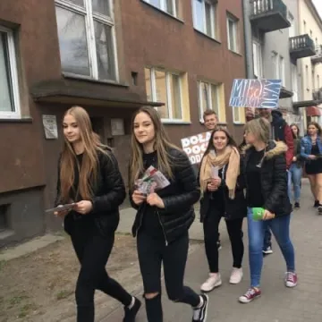 Uliczny happening uczniów Mechanika