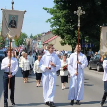 Procesje przemierzyły ulice