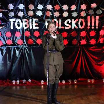 Koncert „Tobie Polsko” w PSP nr 8 w Radomsku