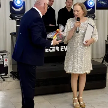 Odliczanie do matury rozpoczęło się eleganckim balem w LO Przedborzu