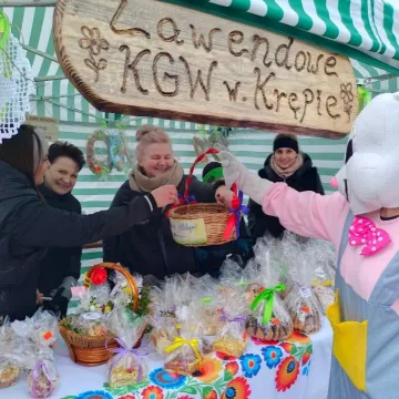 Zapachniało kolorową wiosną na parkingu przed Starostwem Powiatowym w Radomsku