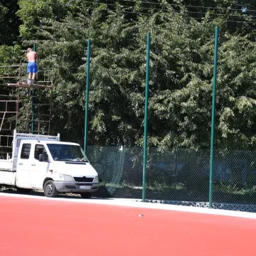 Piotrków Tryb.: sztuczna murawa na Concordii coraz bliżej