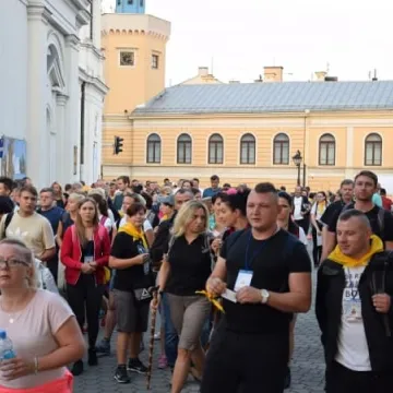 Wierni z Radomska wyruszyli na Jasną Górę