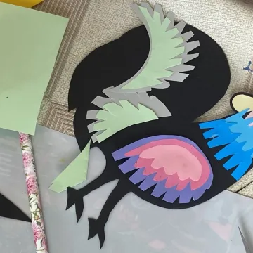 Ozdabiać każdy może. Dzieci tworzyły opoczyńskie koguciki